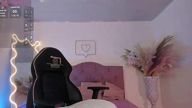 Snapshot of Amara_tay chatting on November 2025 07:26:01 PM Amara tay online show from November 2025 07:26:01 PM