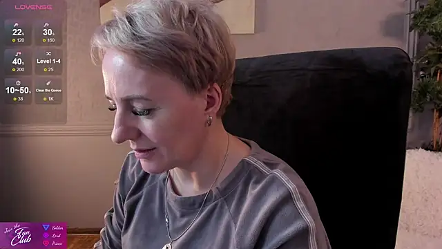 Nika Smit online show from December 2024 11:39:02 AM