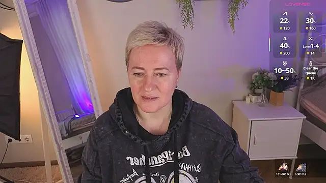 Nika Smit online show from March 2026 10:26:01 AM