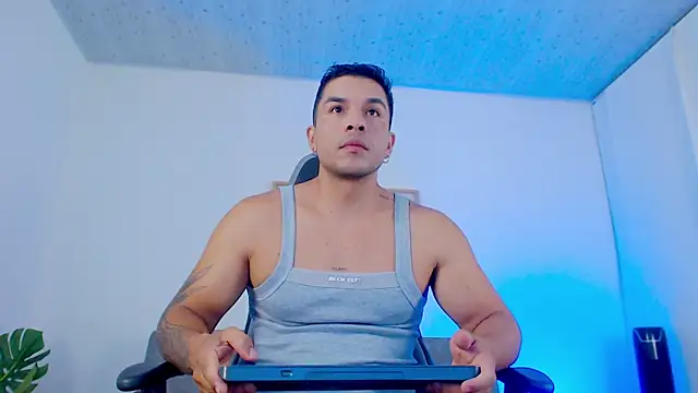 estebandelouis online show from April 2026 11:14:02 AM