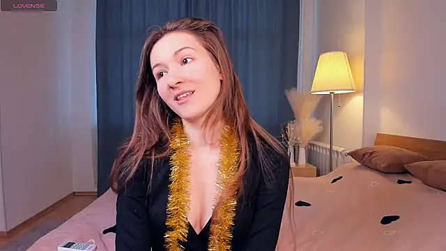 VickieVici online show from December 2024 10:24:02 AM