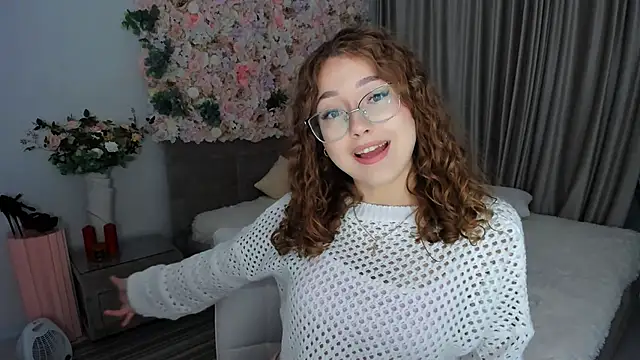 SereneFlame online show from September 2025 04:32:02 PM