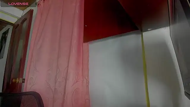 Nenita Hot  online show from November 2025 11:37:02 PM