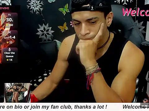 MikeRose94 online show from October 2025 07:03:02 PM