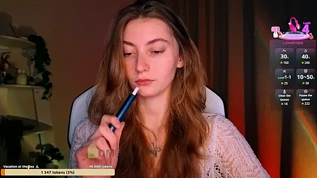 lady curls online show from April 2026 09:09:01 PM