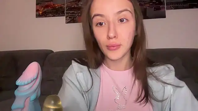 EmilyWi  online show from March 2026 09:36:01 PM