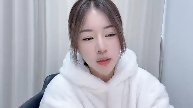 Snapshot of chloe-01 chatting on December 2024 04:14:02 AM chloe-01 online show from December 2024 04:14:02 AM