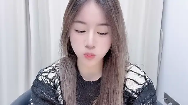 Snapshot of chloe-01 chatting on December 2024 12:24:01 PM chloe-01 online show from December 2024 12:24:01 PM