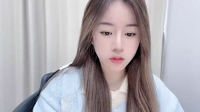 Snapshot of chloe-01 chatting on December 2024 04:17:02 AM chloe-01 online show from December 2024 04:17:02 AM