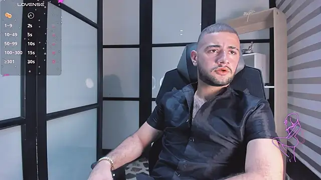 MaximusDick1  online show from September 2025 08:03:01 PM