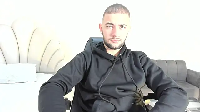 MaximusDick1  online show from July 2026 11:37:02 AM