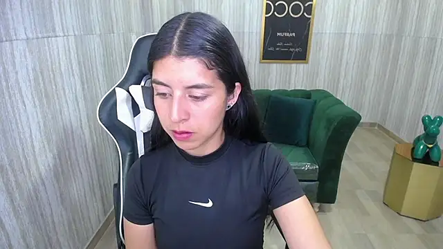 Snapshot of Bela_t_ chatting on December 2024 04:37:01 PM Bela t online show from December 2024 04:37:01 PM