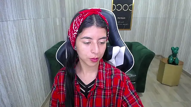 Snapshot of Bela_t_ chatting on December 2024 04:31:01 PM Bela t online show from December 2024 04:31:01 PM