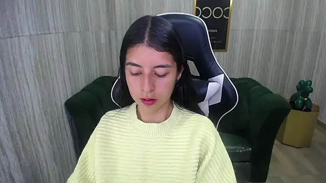 Snapshot of Bela_t_ chatting on December 2024 04:38:02 PM Bela t online show from December 2024 04:38:02 PM