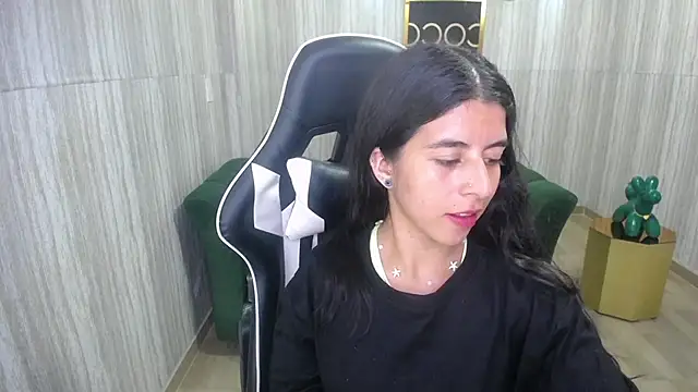 Snapshot of Bela_t_ chatting on December 2024 06:12:01 PM Bela t online show from December 2024 06:12:01 PM