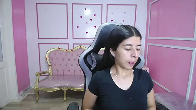 Snapshot of Bela_t_ chatting on December 2024 04:10:01 PM Bela t online show from December 2024 04:10:01 PM