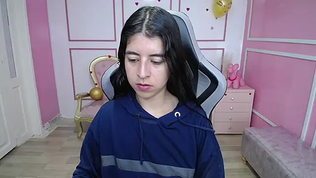 Snapshot of Bela_t_ chatting on January 2025 04:18:01 PM Bela t online show from January 2025 04:18:01 PM