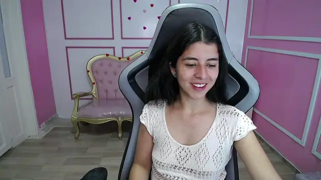 Snapshot of Bela_t_ chatting on January 2025 07:04:01 PM Bela t online show from January 2025 07:04:01 PM