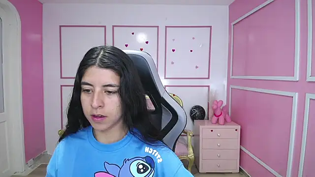 Snapshot of Bela_t_ chatting on January 2025 04:17:01 PM Bela t online show from January 2025 04:17:01 PM