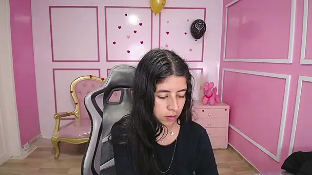 Snapshot of Bela_t_ chatting on February 2025 07:34:01 PM Bela t online show from February 2025 07:34:01 PM