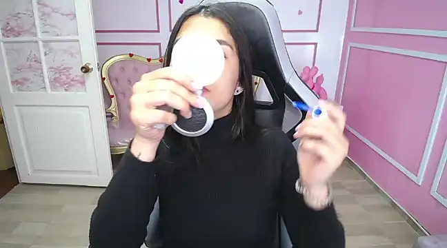 Snapshot of Bela_t_ chatting on February 2025 04:29:01 PM Bela t online show from February 2025 04:29:01 PM