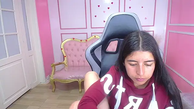 Snapshot of Bela_t_ chatting on February 2025 06:33:01 PM Bela t online show from February 2025 06:33:01 PM