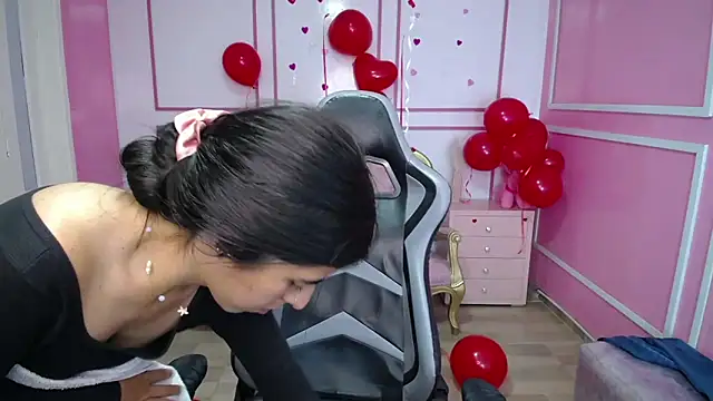 Snapshot of Bela_t_ chatting on February 2025 07:31:02 PM Bela t online show from February 2025 07:31:02 PM