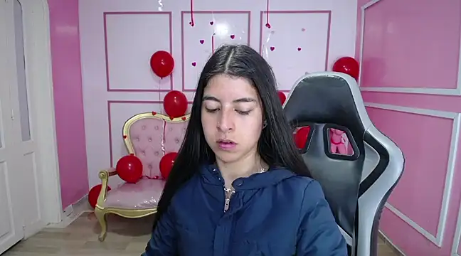 Snapshot of Bela_t_ chatting on February 2025 04:37:02 PM Bela t online show from February 2025 04:37:02 PM