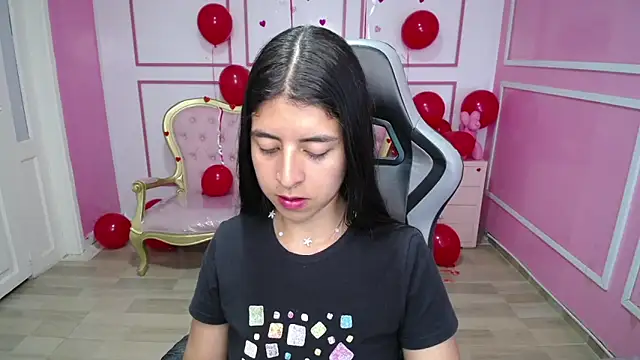 Snapshot of Bela_t_ chatting on February 2025 04:42:02 PM Bela t online show from February 2025 04:42:02 PM