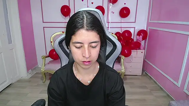 Snapshot of Bela_t_ chatting on February 2025 04:35:02 PM Bela t online show from February 2025 04:35:02 PM