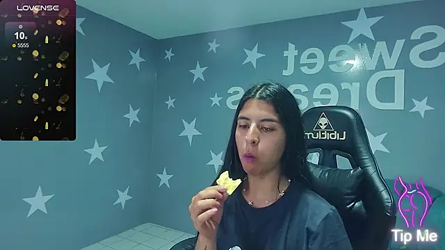 Snapshot of Bela_t_ chatting on March 2025 08:11:01 AM Bela t online show from March 2025 08:11:01 AM