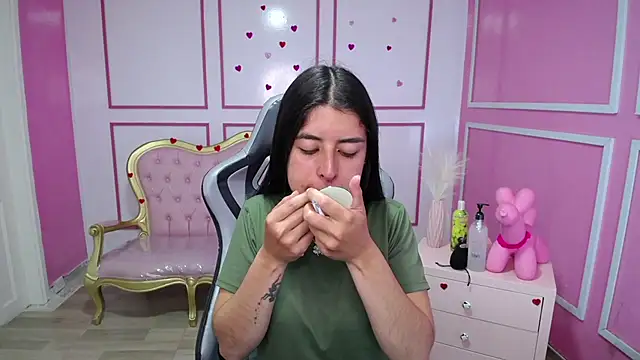 Snapshot of Bela_t_ chatting on March 2025 04:43:02 PM Bela t online show from March 2025 04:43:02 PM