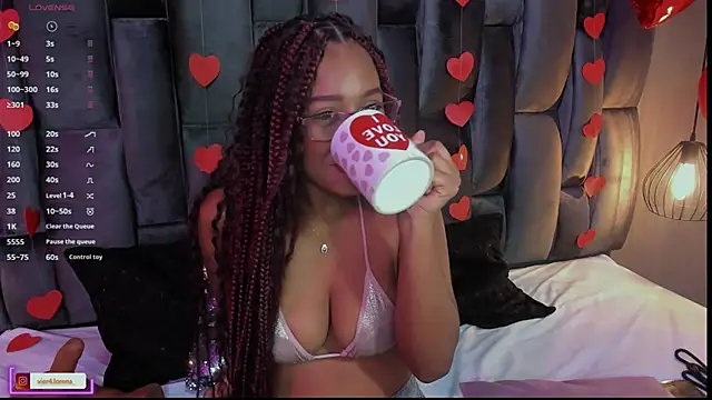 Snapshot of Lorena_Vieira_ chatting on February 2025 10:54:01 PM Lorena Vieira online show from February 2025 10:54:01 PM
