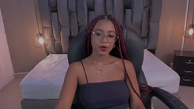 Snapshot of Lorena_Vieira_ chatting on March 2025 08:07:02 PM Lorena Vieira online show from March 2025 08:07:02 PM