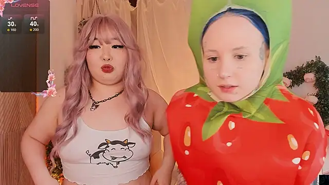 Snapshot of mei_honey_ chatting on December 2024 05:00:01 PM mei honey online show from December 2024 05:00:01 PM