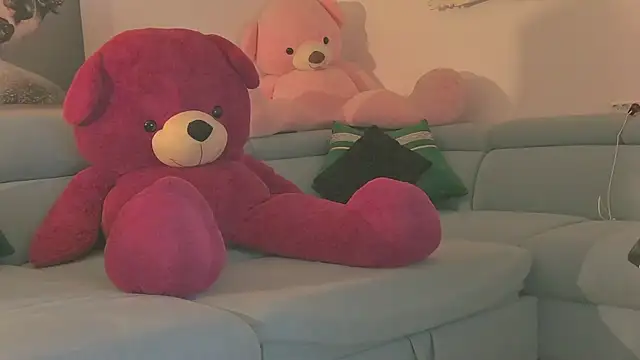 EvelynAisha online show from May 2026 06:09:01 PM