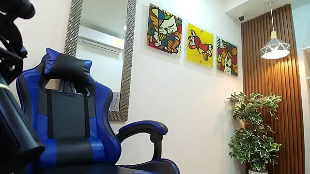 Dalila Sky online show from October 2025 05:57:02 PM