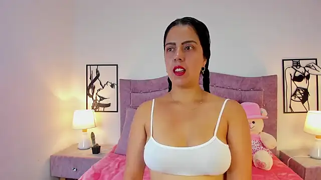 Snapshot of LunaSmitt chatting on September 2025 12:20:01 PM LunaSmitt online show from September 2025 12:20:01 PM