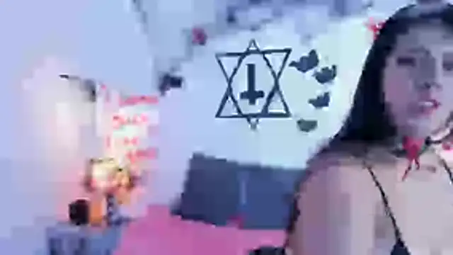 Snapshot of LunaSmitt chatting on October 2025 04:53:02 PM LunaSmitt online show from October 2025 04:53:02 PM