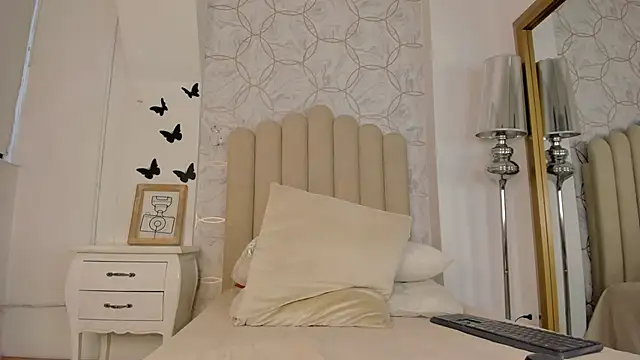 Foxy200   online show from January 2026 08:23:01 PM