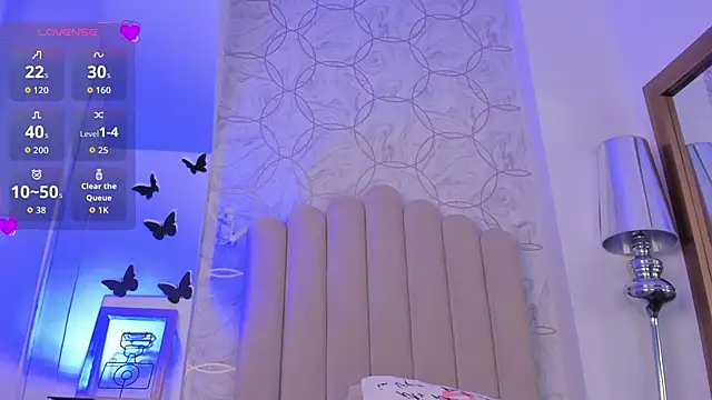 Foxy200   online show from April 2026 07:25:02 PM