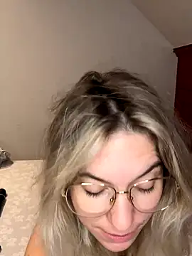 carlaaa online show from September 2025 07:51:02 PM