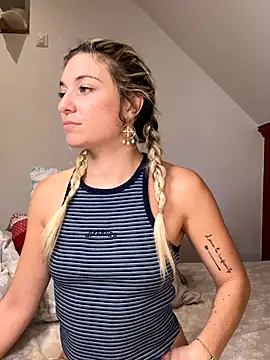 carlaaa online show from October 2025 08:39:02 PM