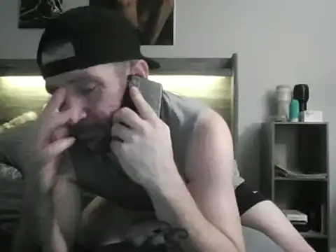 Snapshot of Edward_LongCock chatting on December 2024 09:41:02 PM Edward LongCock online show from December 2024 09:41:02 PM