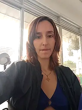 Ambar Roux  online show from November 2025 01:00:02 PM