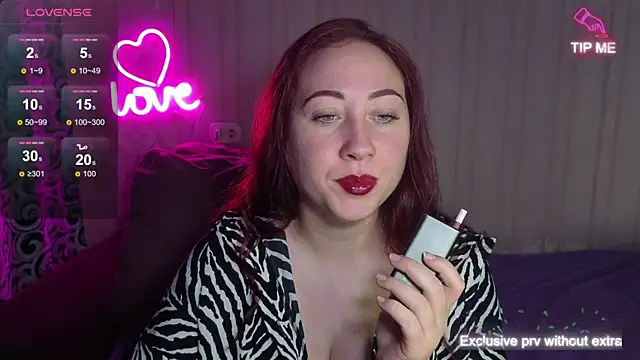 KellyCrystall online show from September 2025 06:06:02 AM