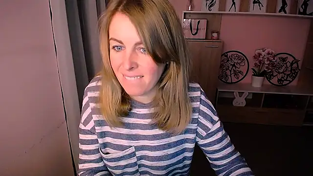 Snapshot of Hot_Milady chatting on January 2025 08:05:01 AM Hot Milady online show from January 2025 08:05:01 AM