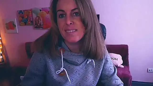 Snapshot of Hot_Milady chatting on February 2025 08:20:01 AM Hot Milady online show from February 2025 08:20:01 AM
