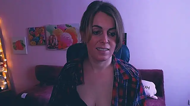 Snapshot of Hot_Milady chatting on February 2025 08:06:02 AM Hot Milady online show from February 2025 08:06:02 AM