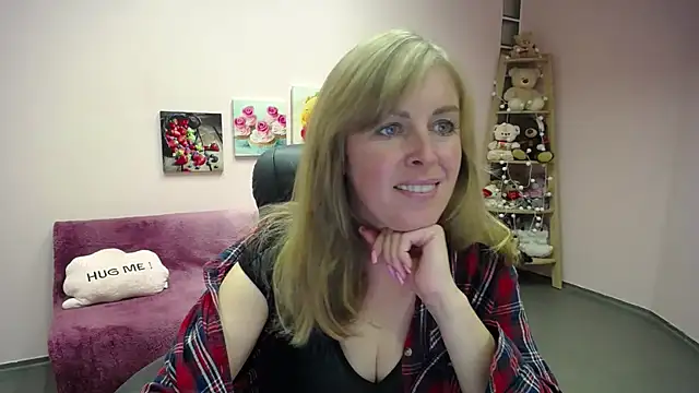 Snapshot of Hot_Milady chatting on October 2025 07:47:02 AM Hot Milady online show from October 2025 07:47:02 AM